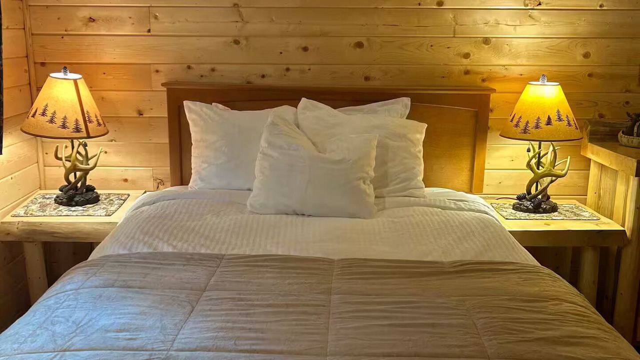 Photo of Bedroom in Cooke City-Silver Gate