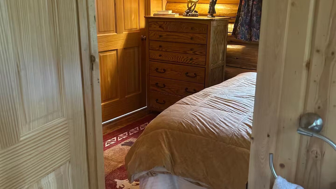 Photo of Bedroom in Cooke City-Silver Gate