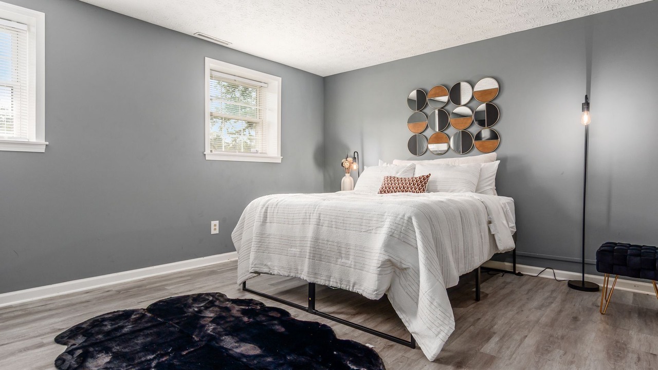 Photo of Bedroom in Summit Station