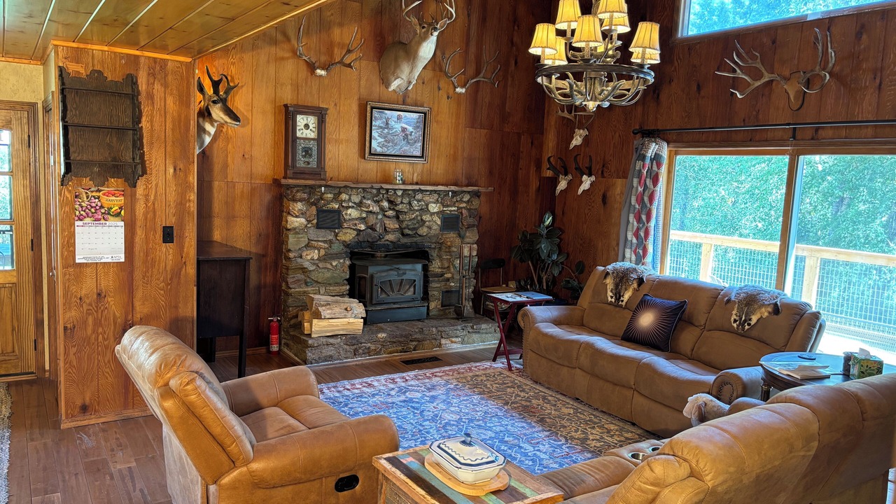 Photo of Livingroom in Custer County