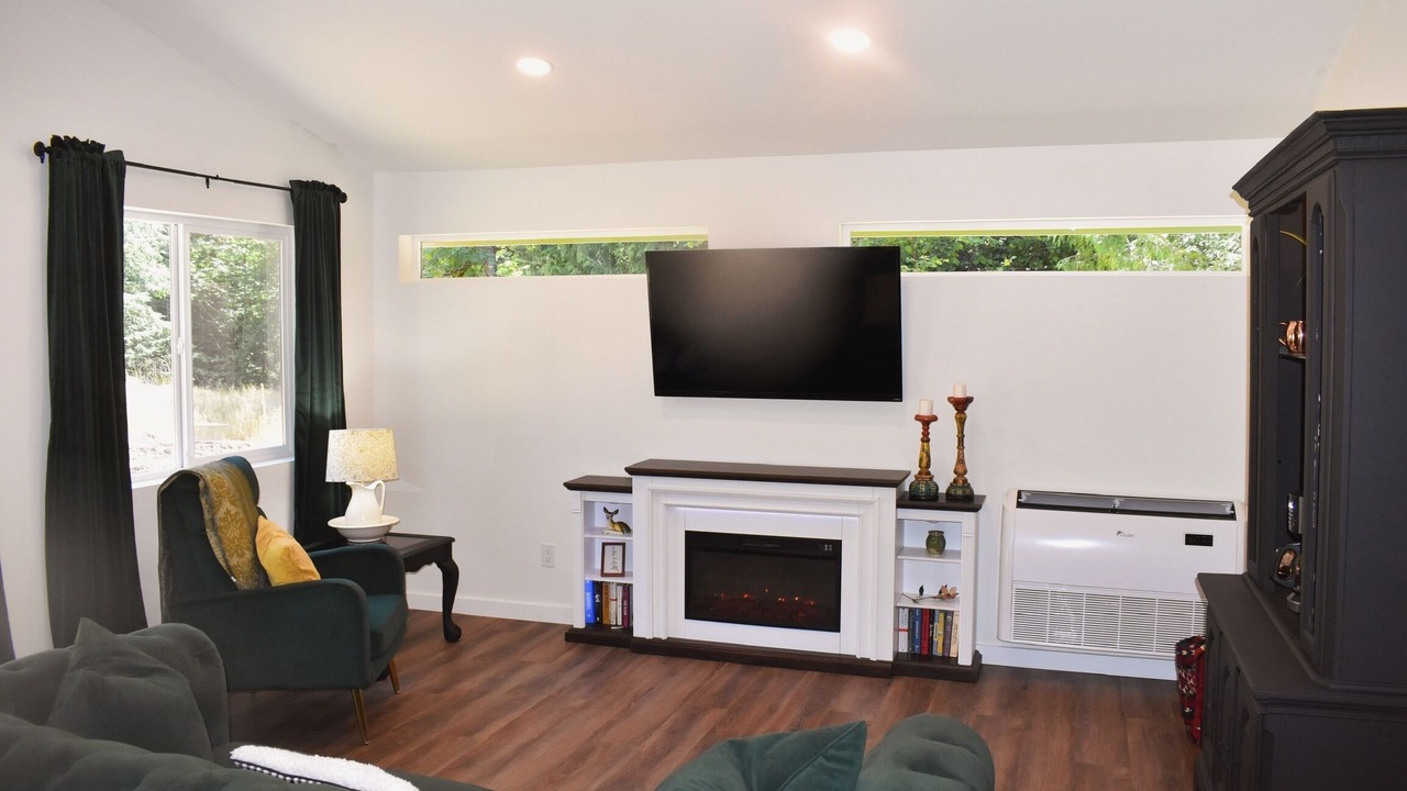 Photo of Livingroom in McKenzie Bridge