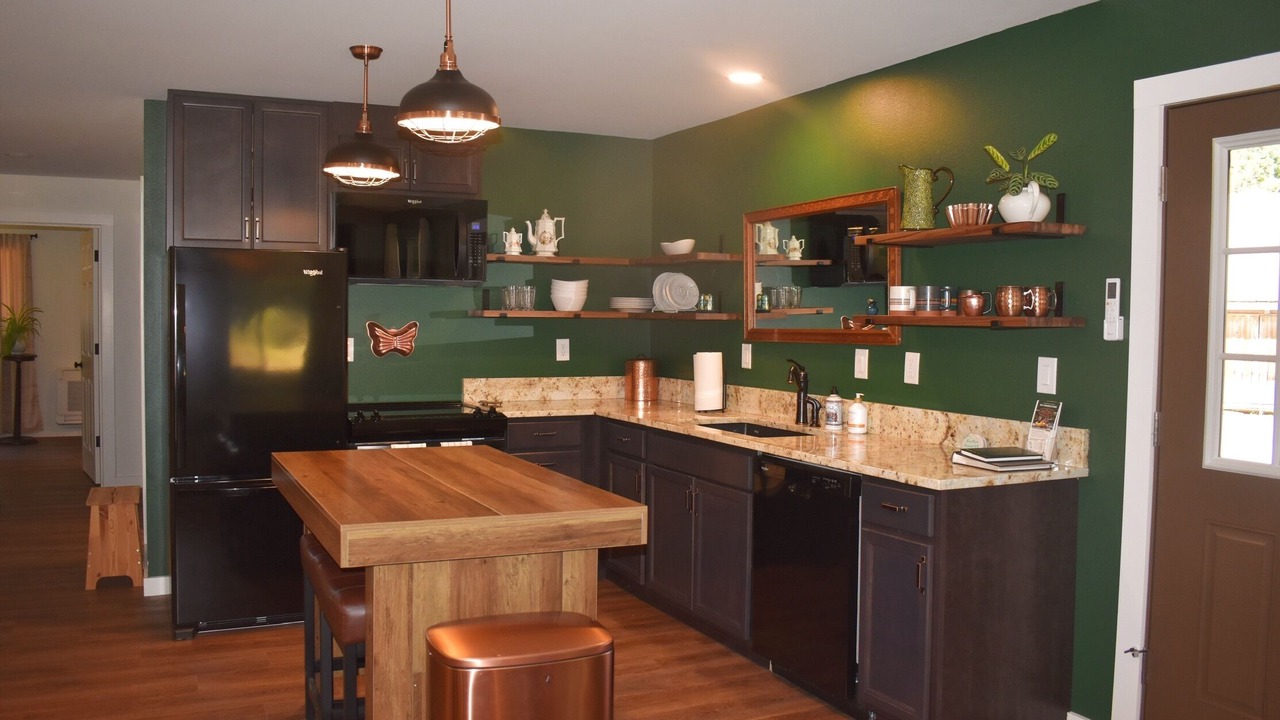 Photo of Kitchen in McKenzie Bridge