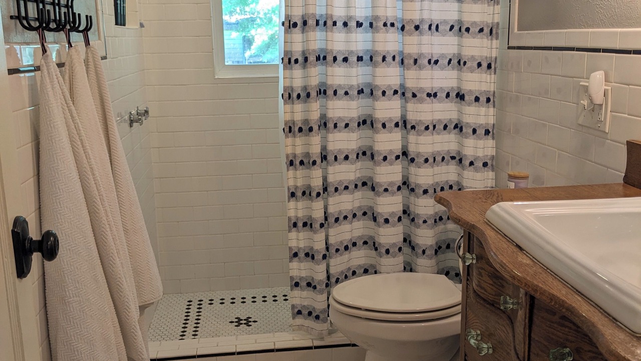 Photo of Bathroom in Sunset