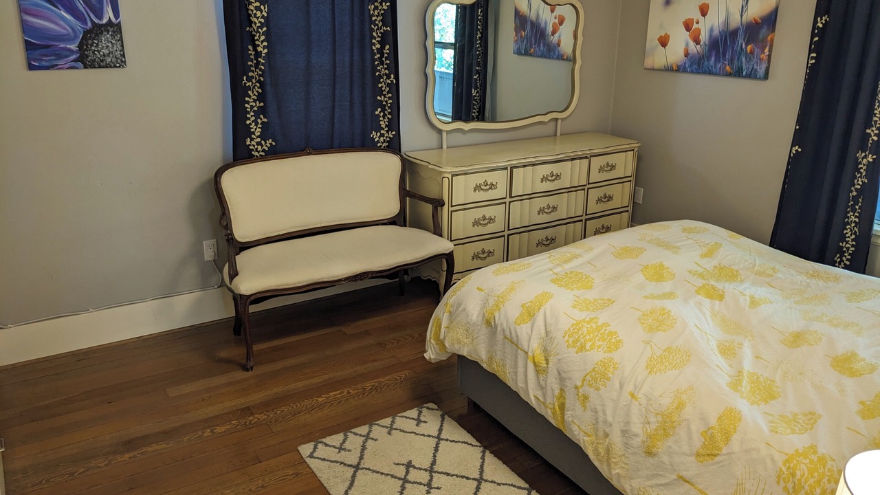 Photo of Bedroom in Sunset