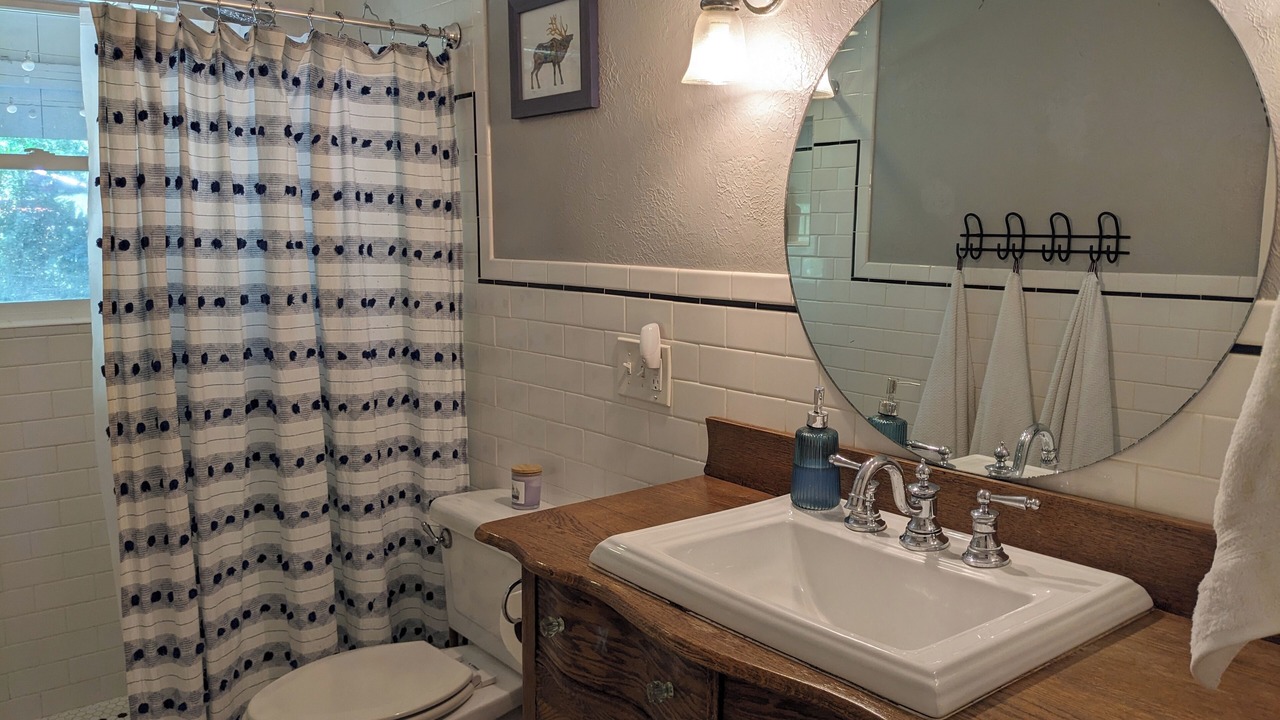 Photo of Bathroom in Sunset