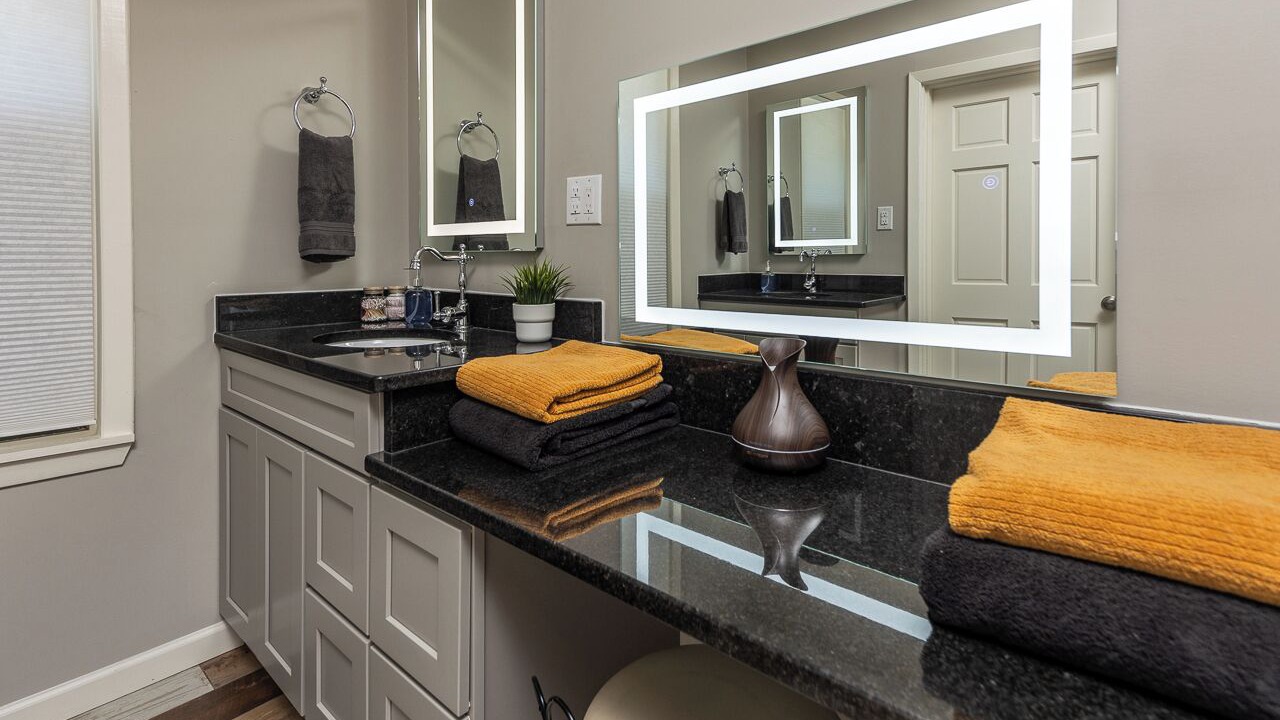 Photo of Bathroom in Cooper-Young Historic District