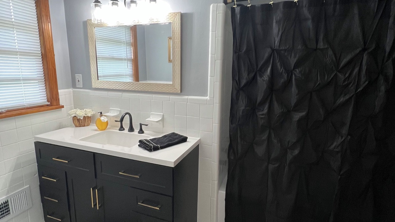 Photo of Bathroom in Jeffersonville - Clarksville