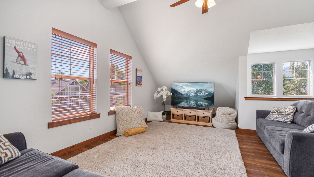 Photo of Livingroom in Dover Bay