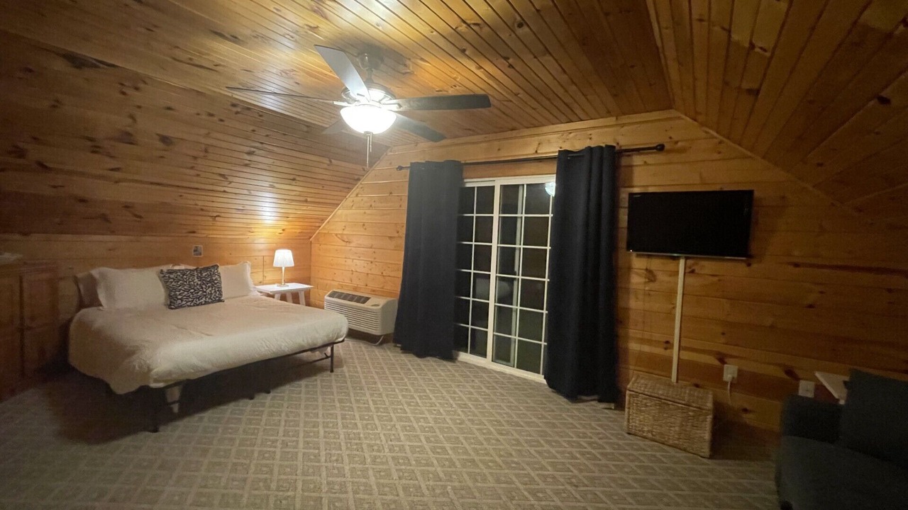 Photo of Bedroom in Kelleys Island