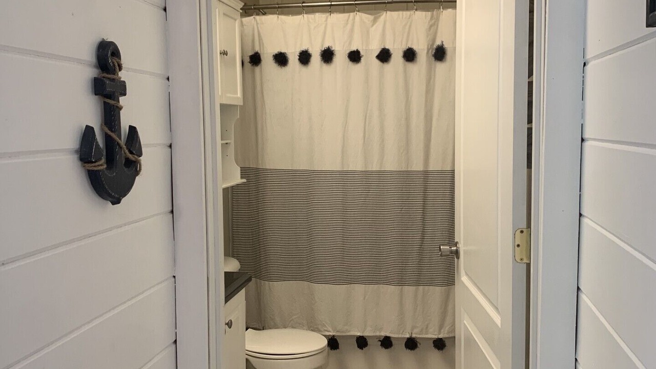 Photo of Bathroom in Kelleys Island