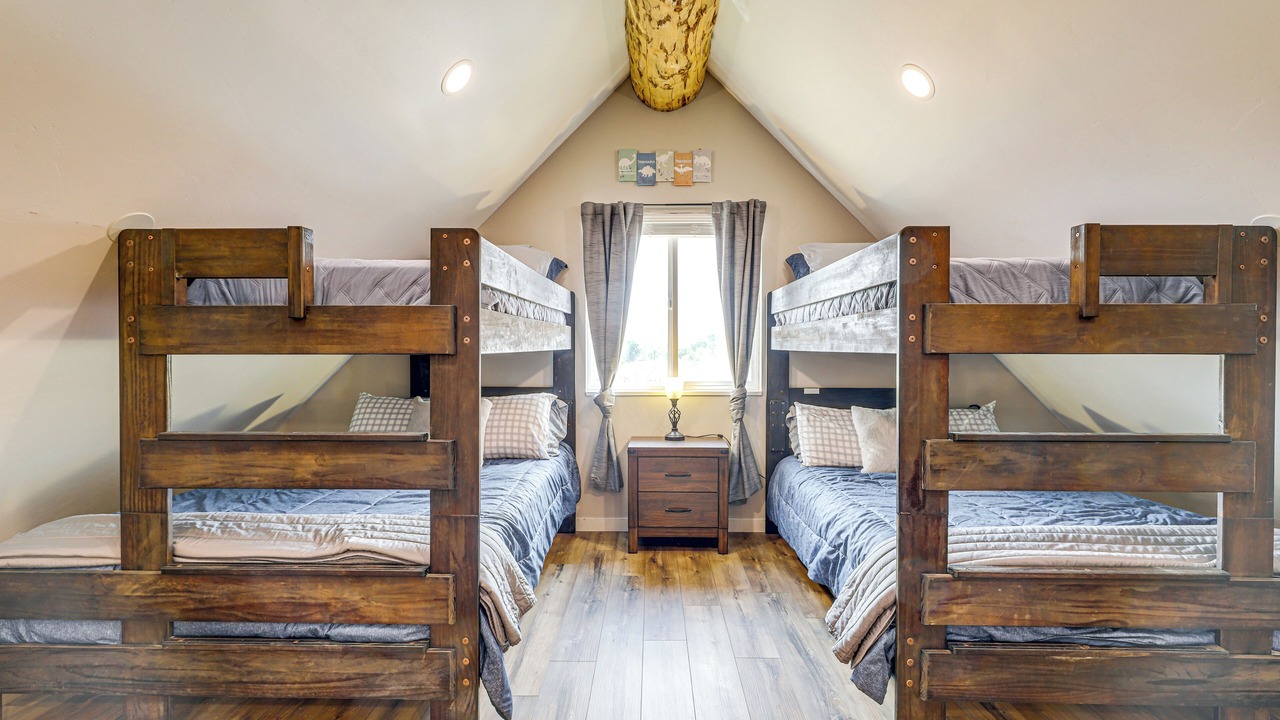 Photo of Bedroom in Gusher