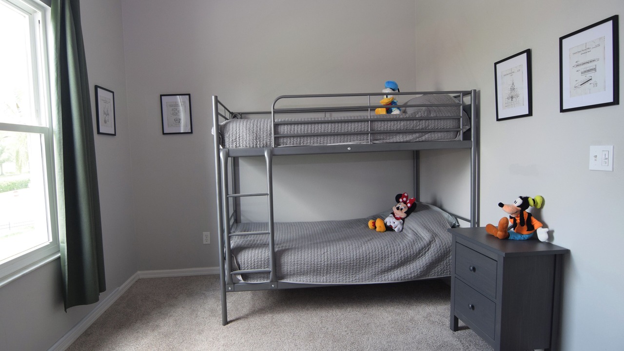 Photo of Bedroom in Lake Davenport Estates