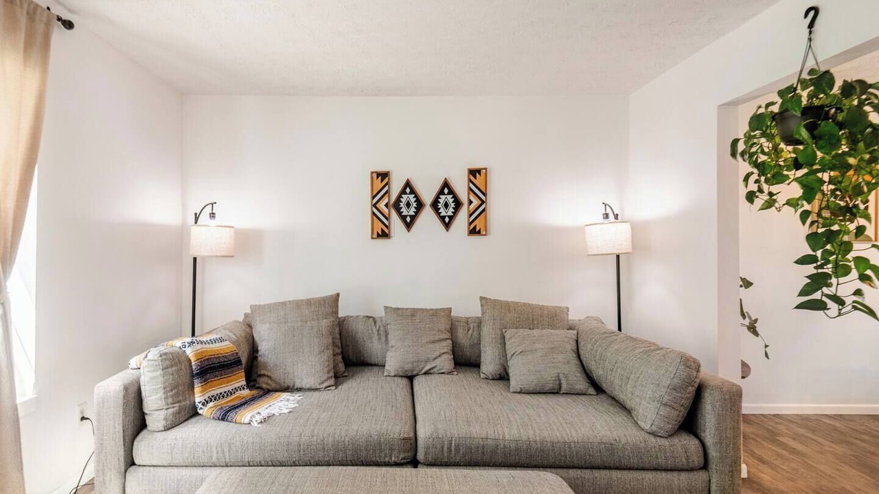 Photo of Livingroom in Grove City