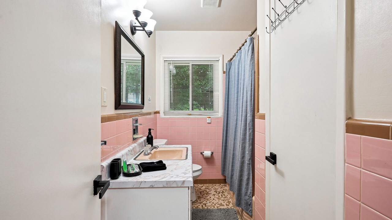 Photo of Bathroom in Collier Heights
