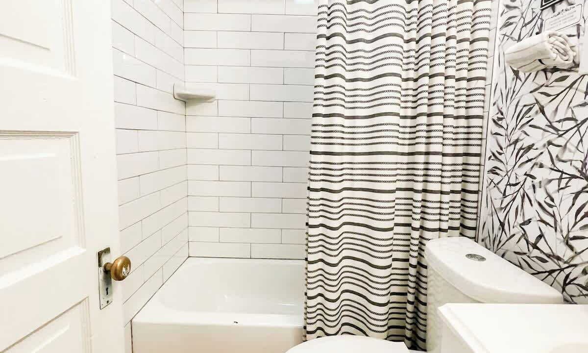Photo of Bathroom in Lorain