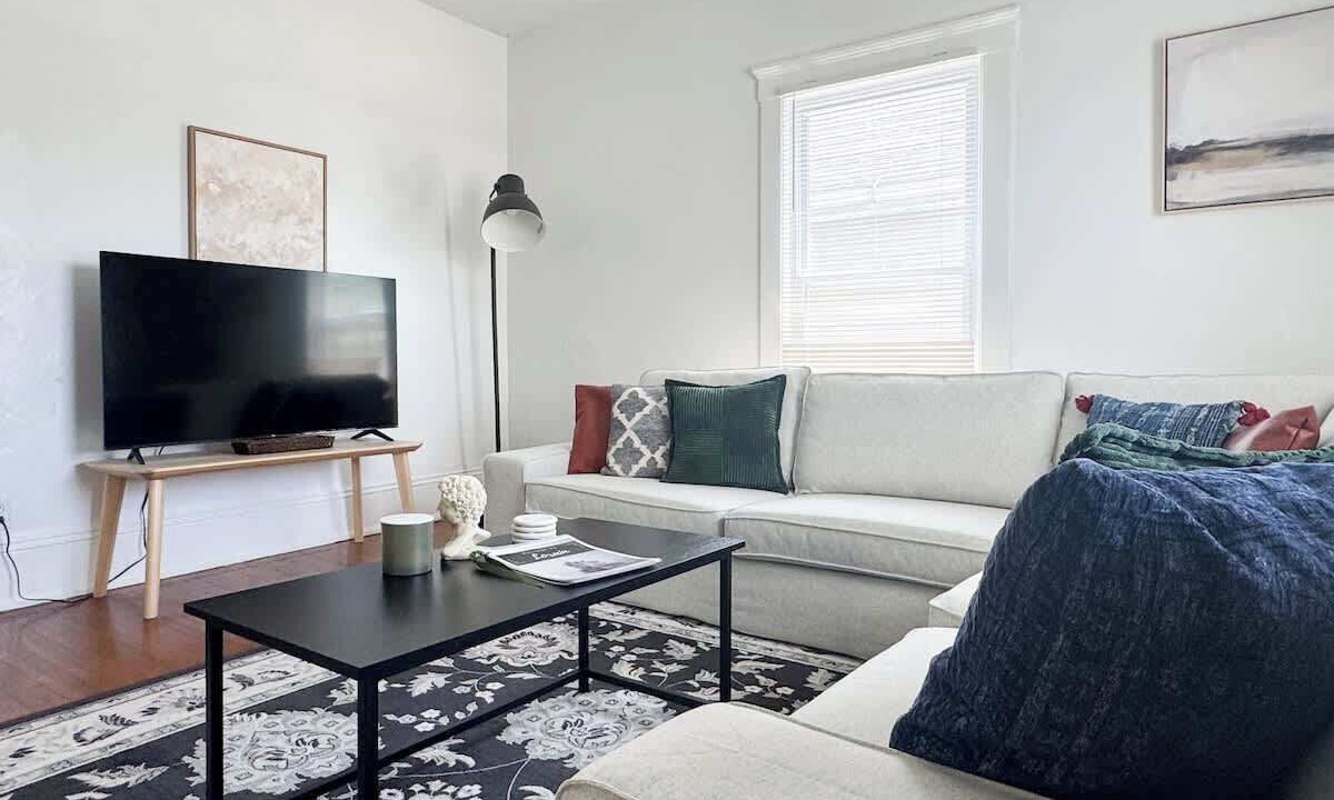 Photo of Livingroom in Lorain