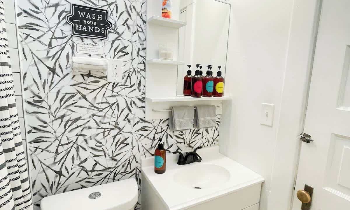 Photo of Bathroom in Lorain