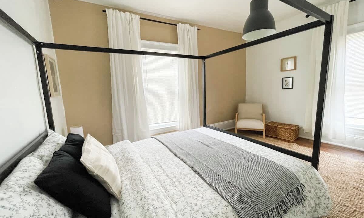 Photo of Bedroom in Lorain