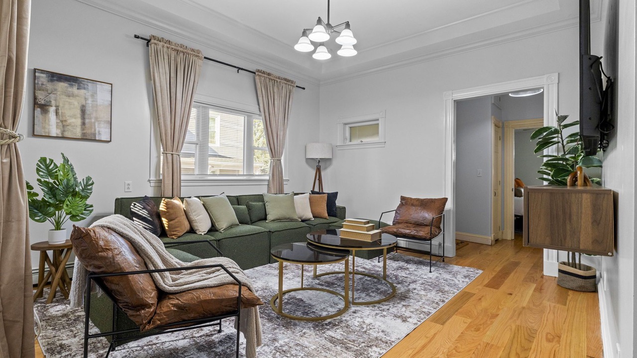 Photo of Livingroom in East Somerville