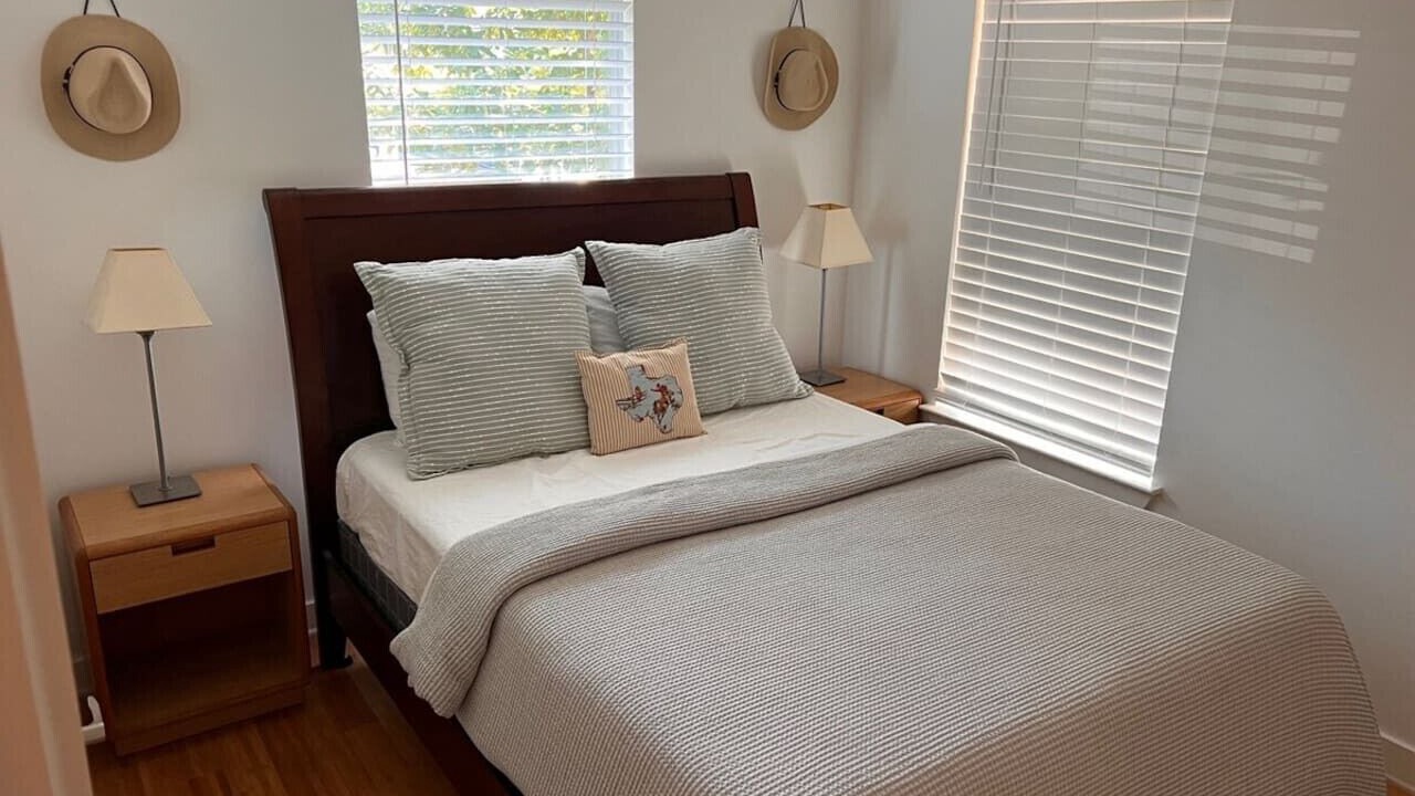 Photo of Bedroom in Blackshear-Prospect Hill