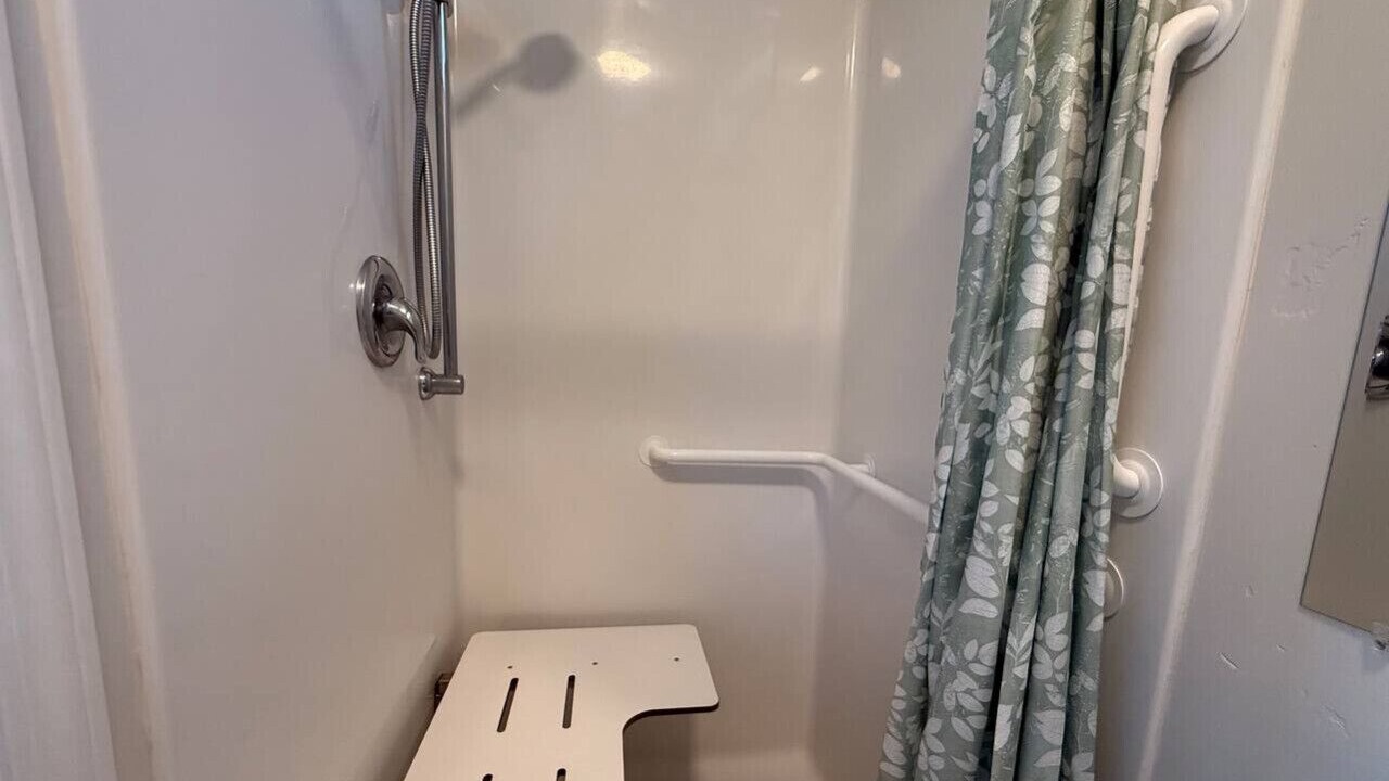 Photo of Bathroom in Veterans Park