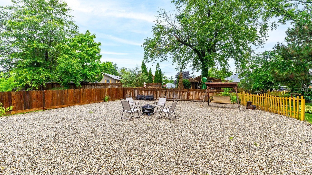 Photo of Outdoor in Lakeview