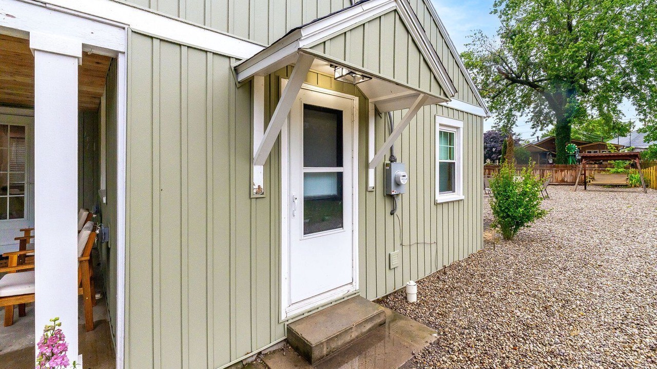 Photo of Outdoor in Lakeview