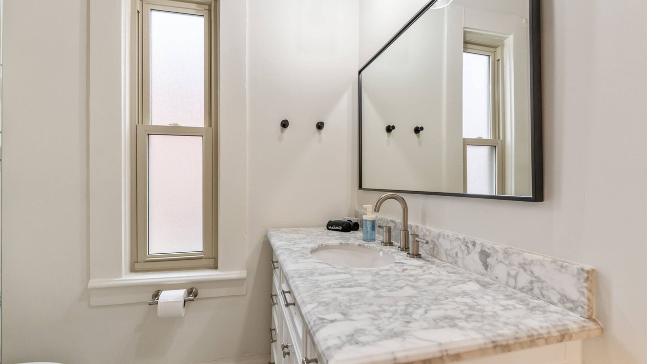 Photo of Bathroom in Weinland Park