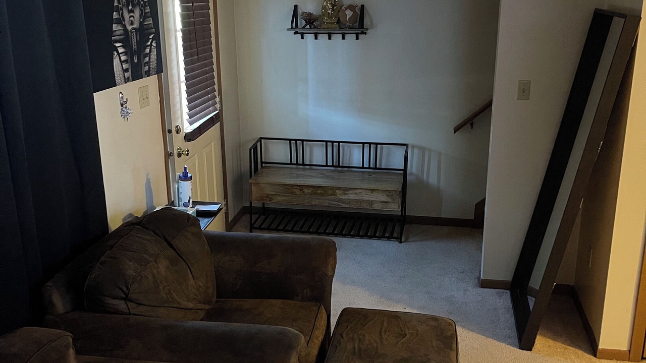 Photo of Livingroom in State College