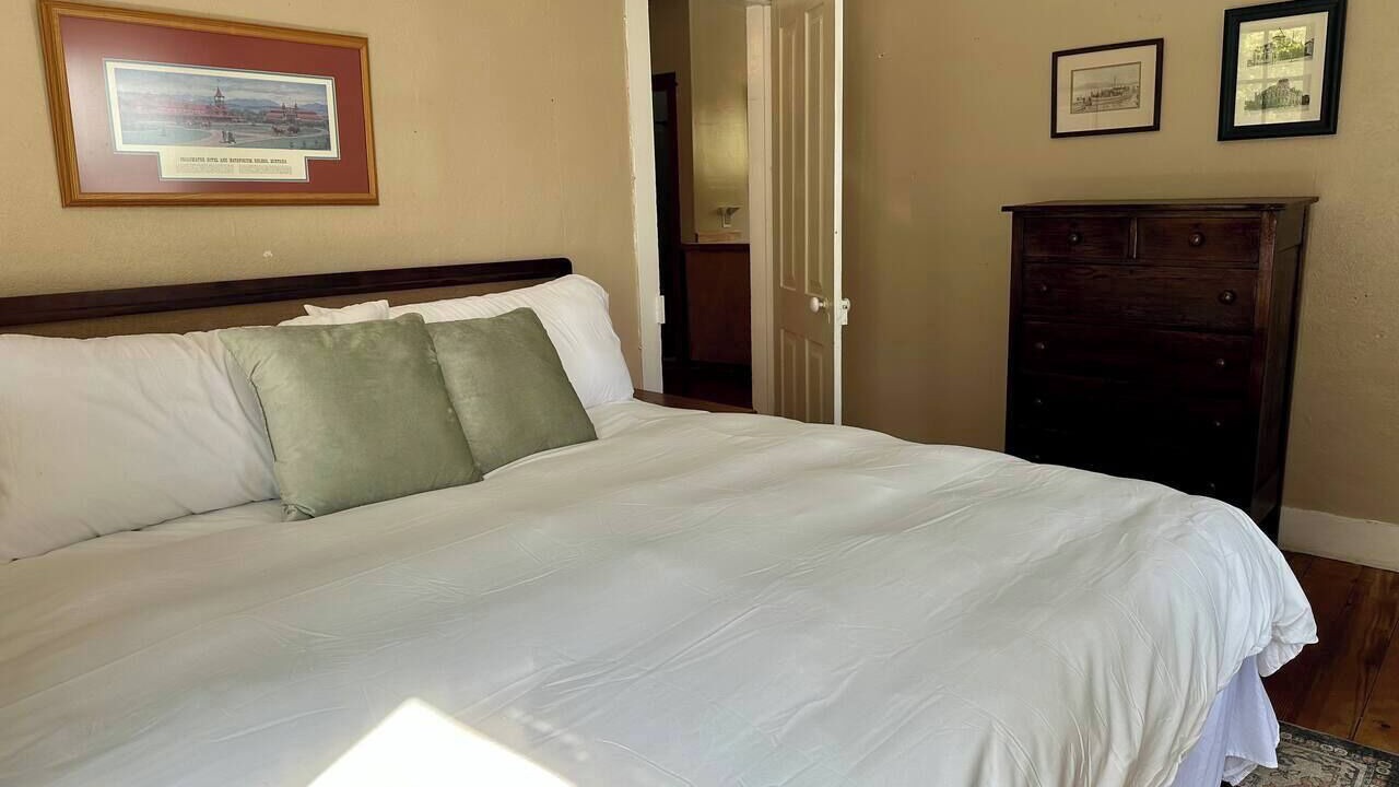 Photo of Bedroom in Helena