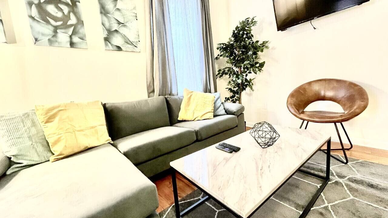 Photo of Livingroom in Gayborhood