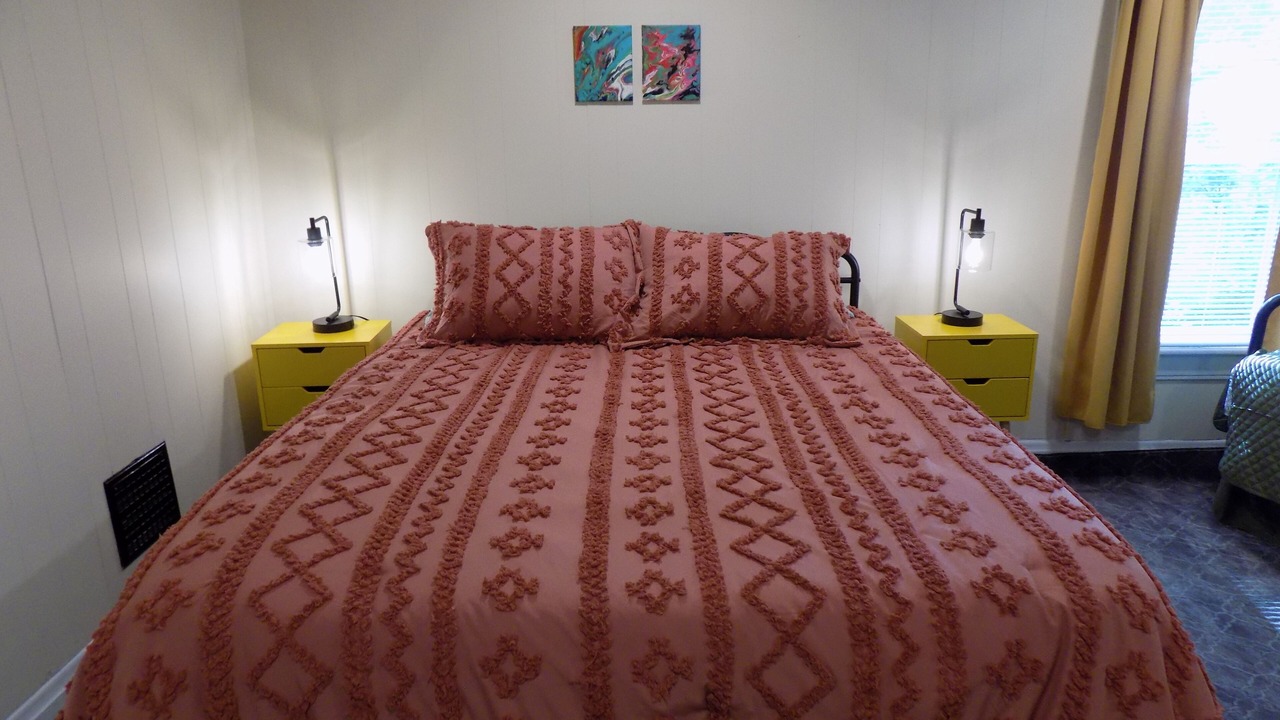 Photo of Bedroom in Old North Columbus