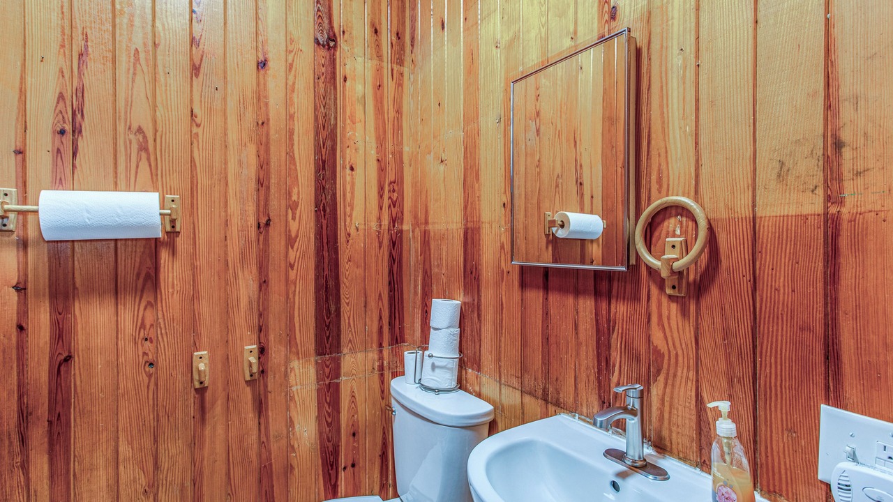 Photo of Bathroom in Loris