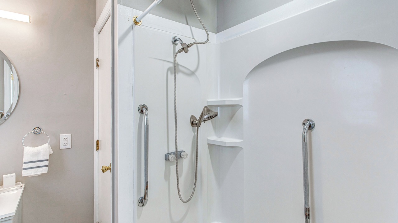 Photo of Bathroom in Loris