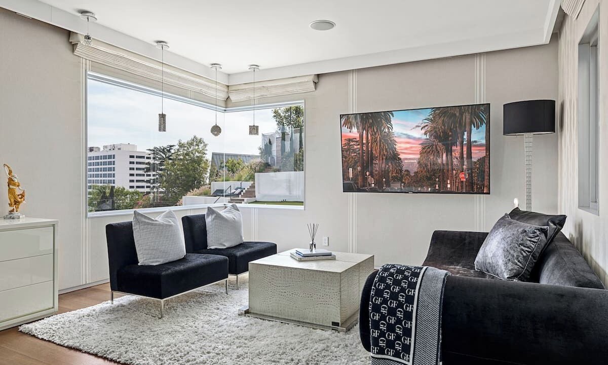 Photo of Livingroom in Hollywood Hills West