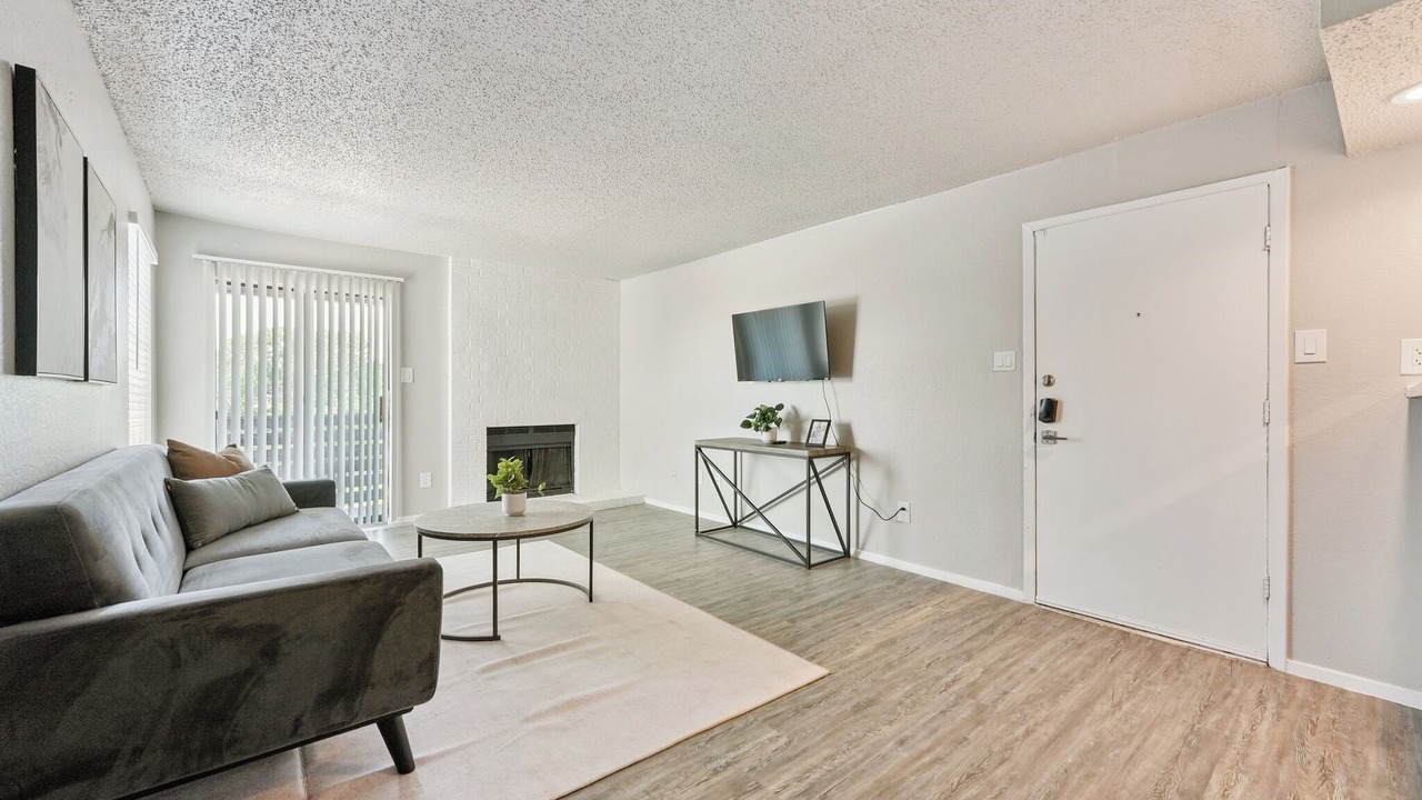 Photo of Livingroom in North Arlington