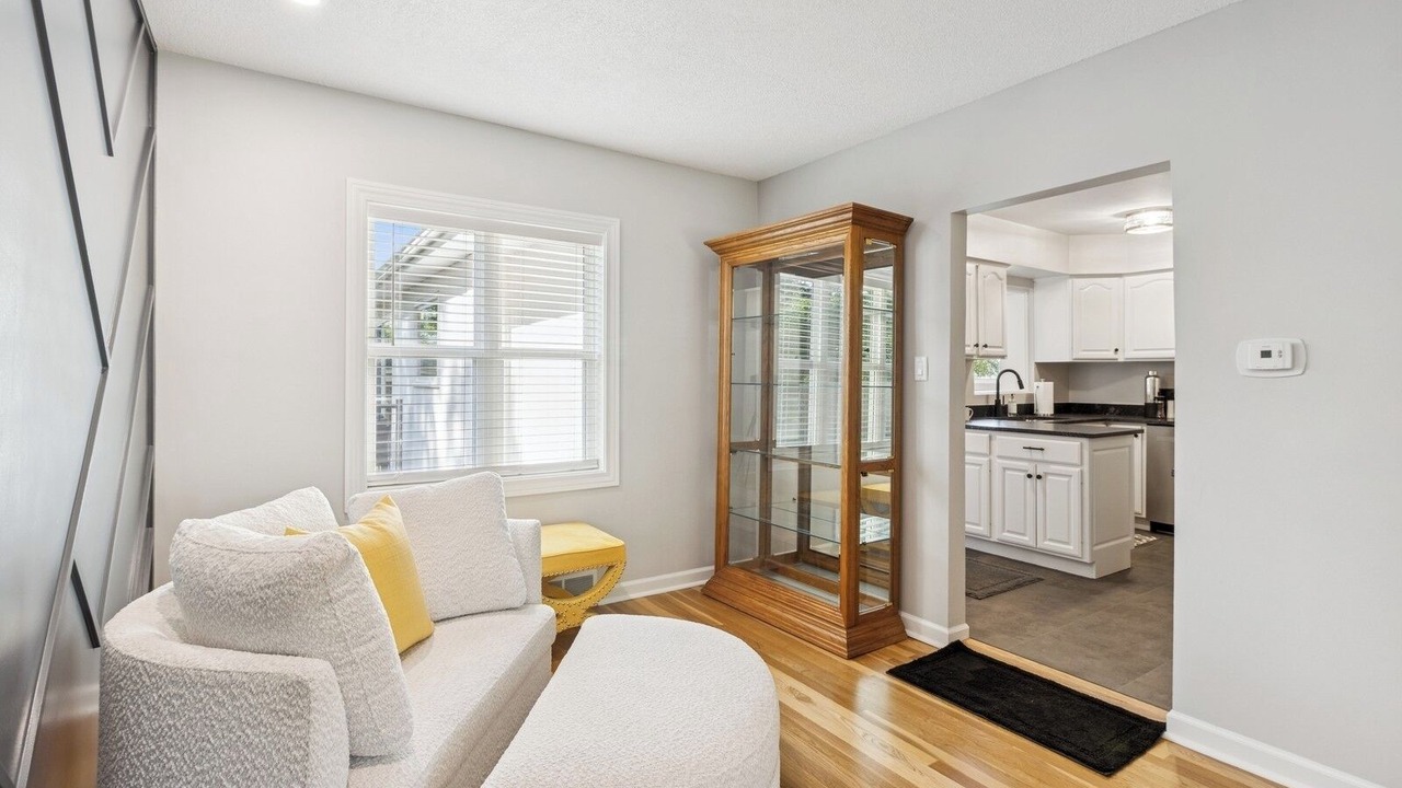 Photo of Livingroom in Windsor Heights