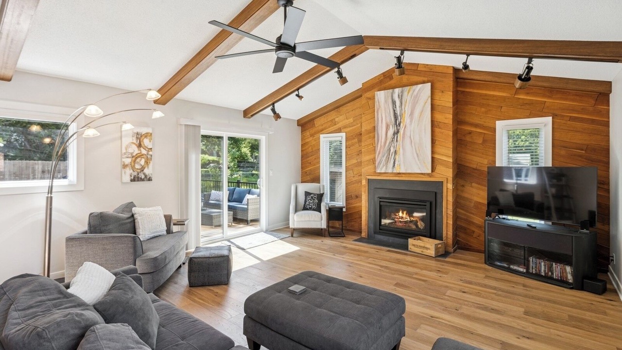 Photo of Livingroom in Windsor Heights