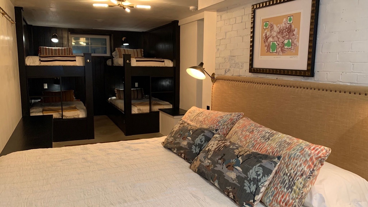Photo of Bedroom in State College