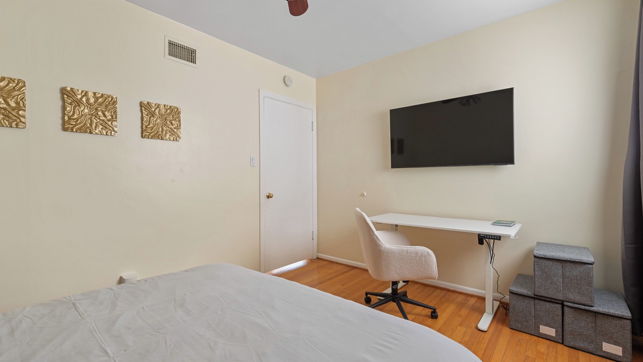 Photo of Bedroom in La Crescenta