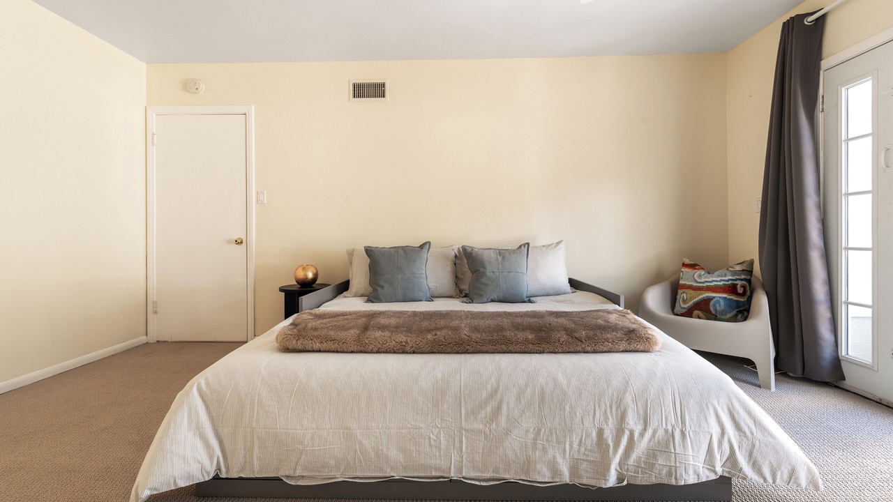 Photo of Bedroom in La Crescenta