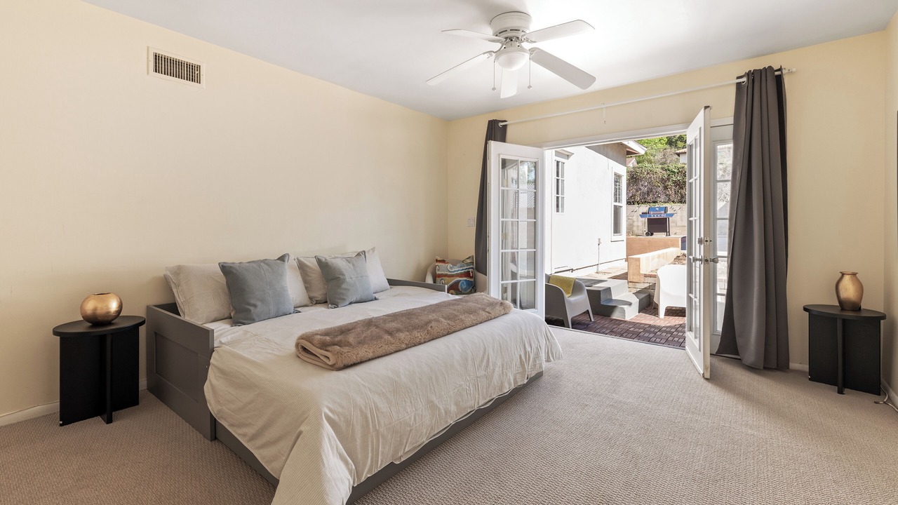 Photo of Bedroom in La Crescenta