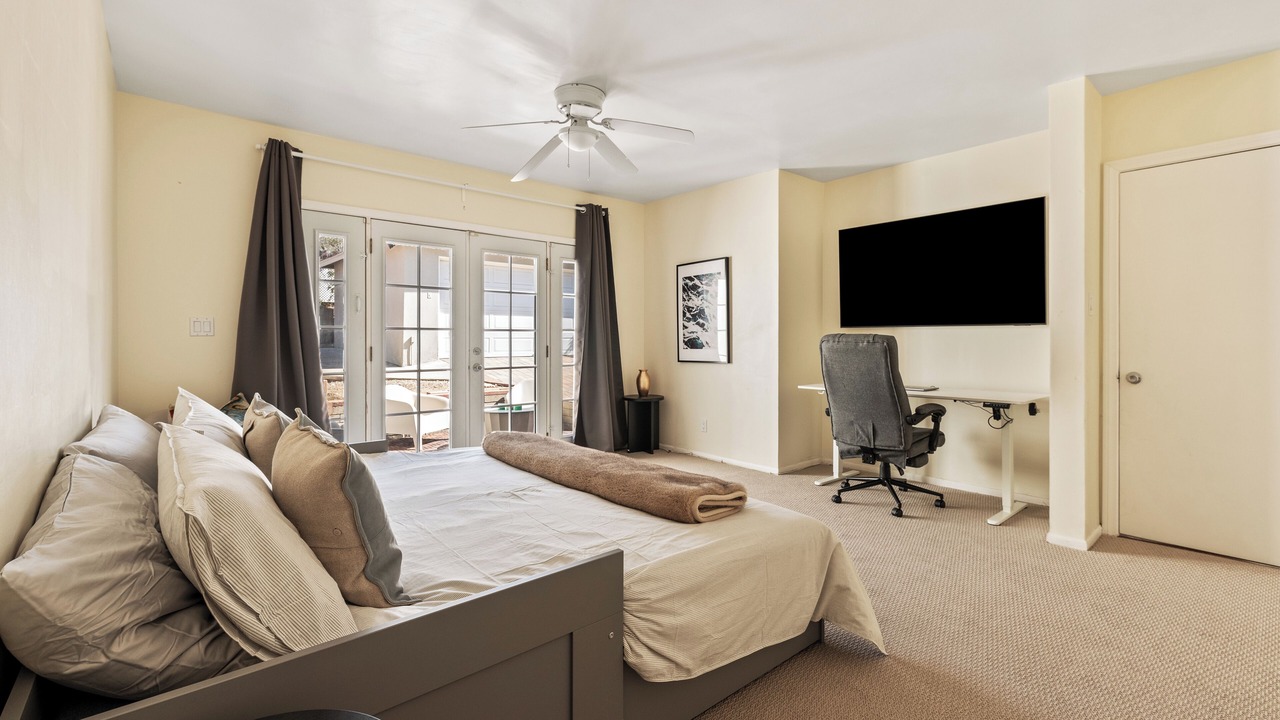 Photo of Bedroom in La Crescenta