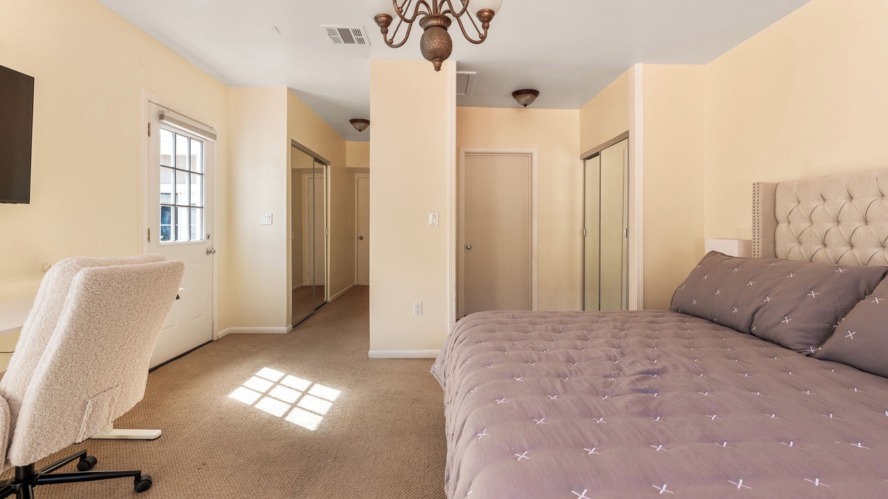 Photo of Bedroom in La Crescenta