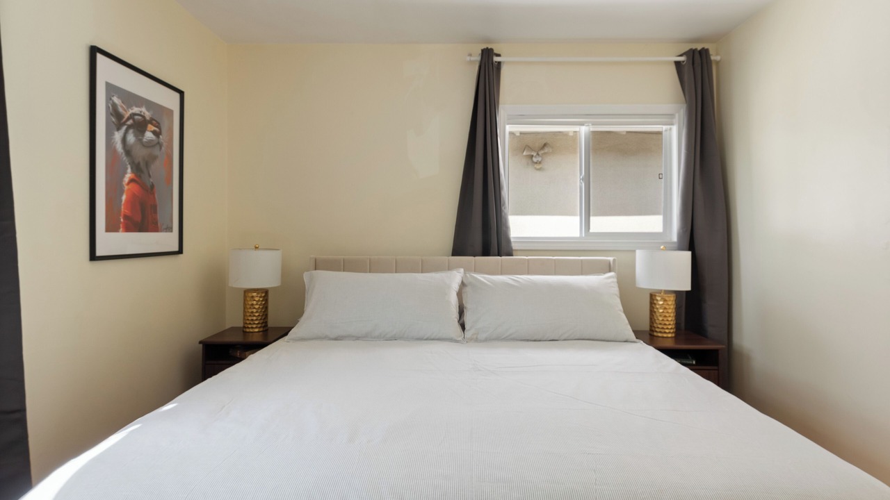 Photo of Bedroom in La Crescenta