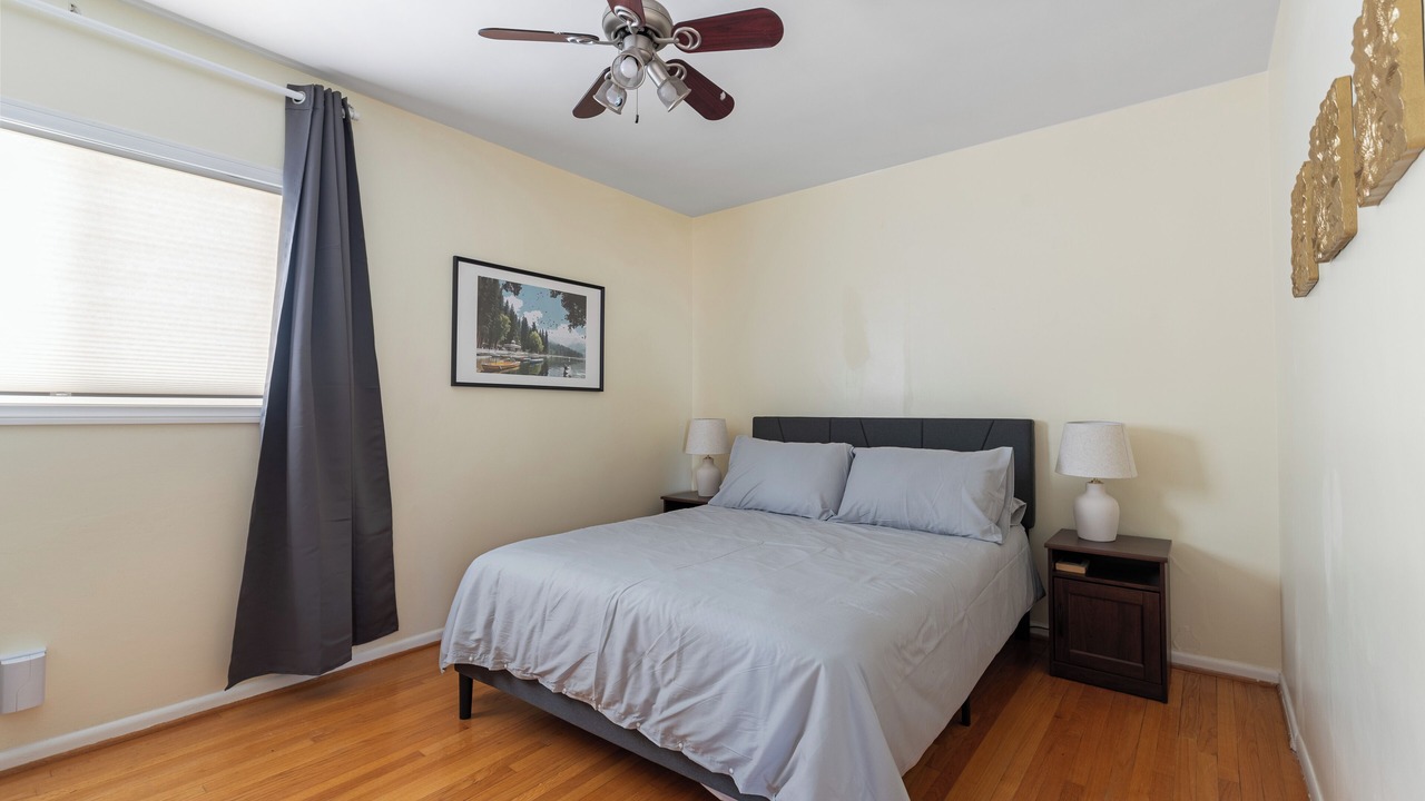 Photo of Bedroom in La Crescenta