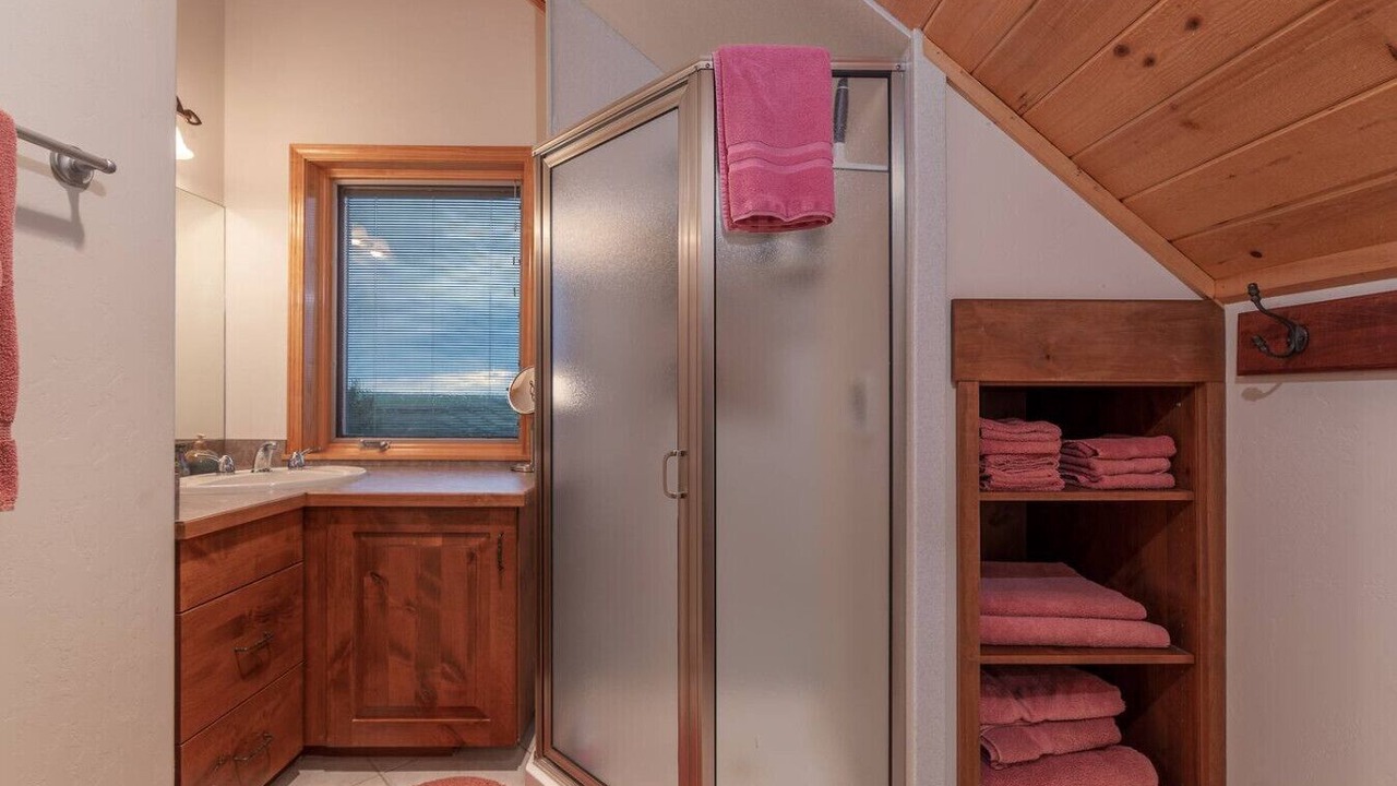 Photo of Bathroom in Felt