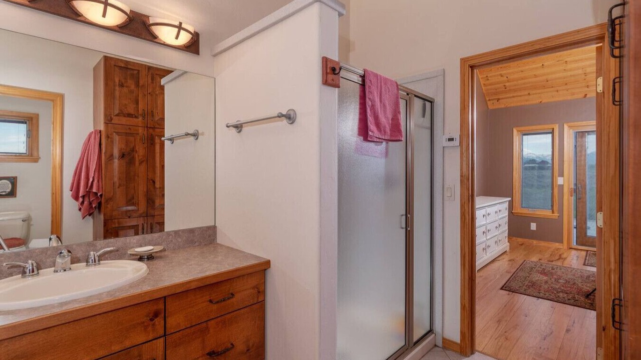 Photo of Bathroom in Felt