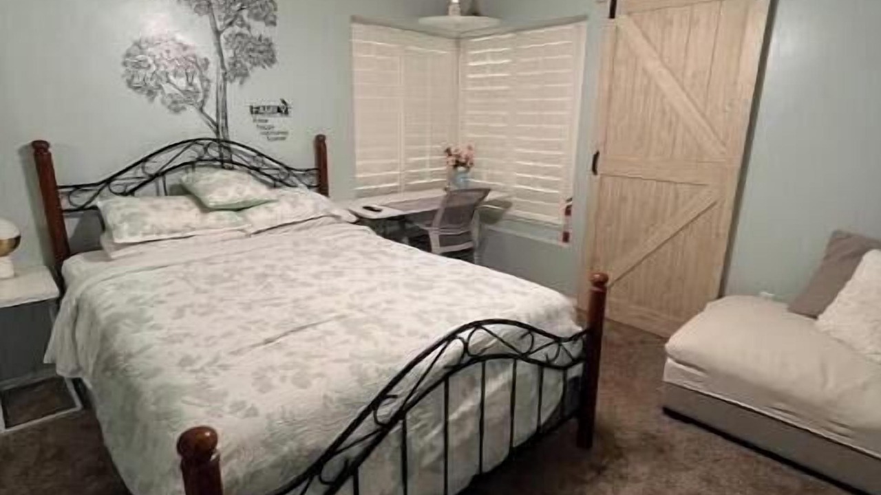 Photo of Bedroom in Greenacres