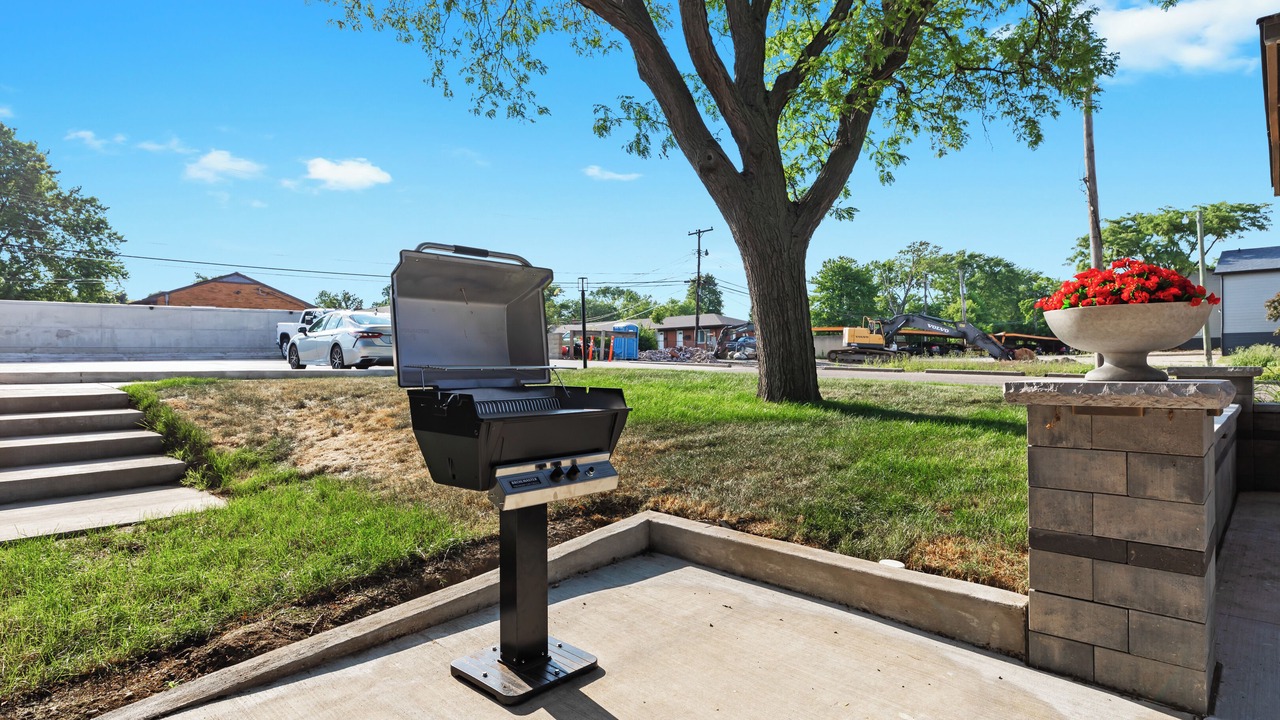 Photo of Outdoor in Royal Oak